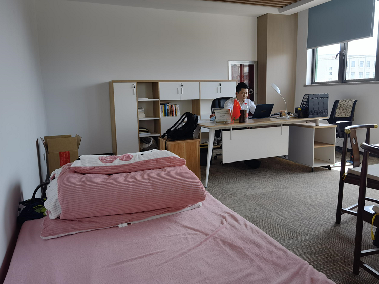 薩震節能空壓機北部戰區總經理程總駐廠辦公